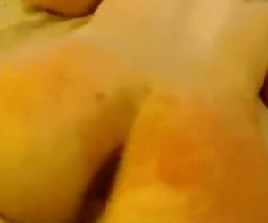 Muller e marido na cama como unha cadela